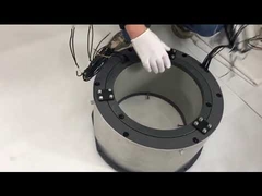 Μεγάλος δακτύλιος ολίσθησης με κοίλο άξονα και διάμετρο οπής 300 mm.